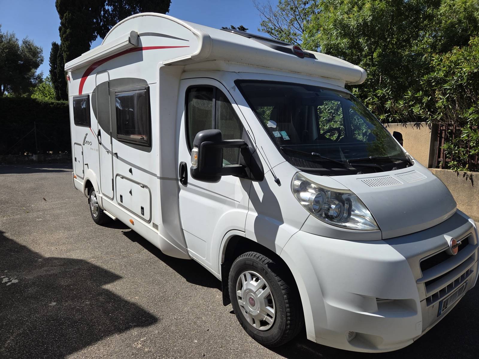 Vente d'un camping car Profilé BURSTNER IT 585 Ixéo Time- Fiat Ducato 2,3l 130ch- 4 places CG- lit pavillon et lit dinette visible à Salon de Provence dans les Bouches-du-Rhône