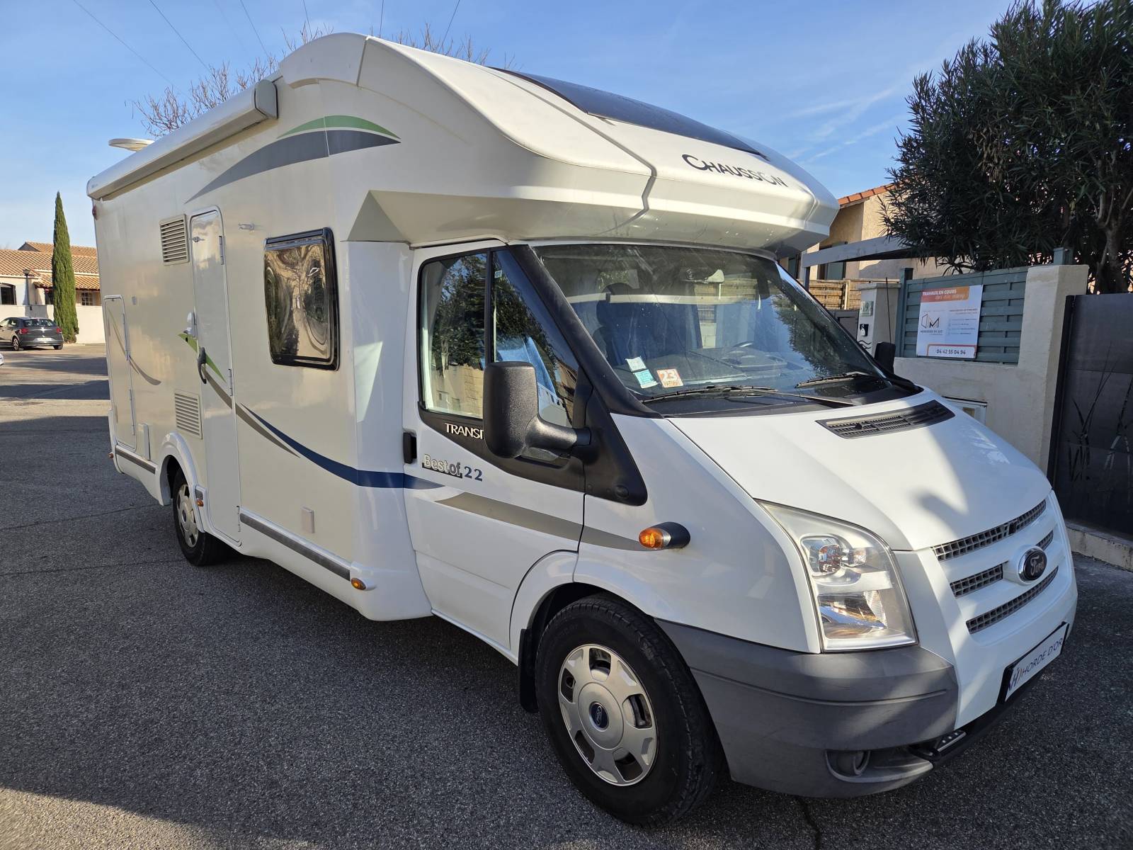 vente d'un camping car d'occasion Chausson Best Of 22- Ford 2,2l 140ch- 5places CG- Lit superposés et lit pavillon électrique visible à Istres dans les Bouches-du-Rhône