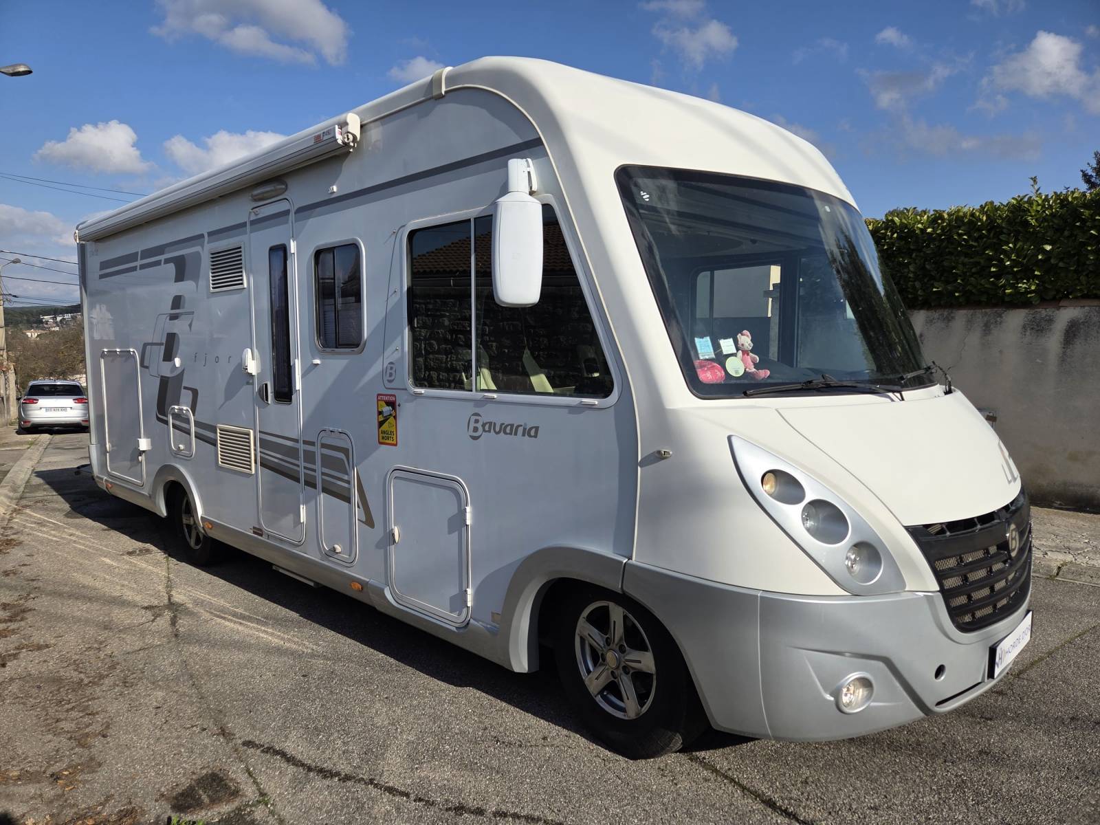 Vente d'un camping car d'occasion BAVARIA I 7402 LCG FJORD- PL- Fiat 2,3l 150ch- Châssis Al-ko- Chauffage ALDE- Lit central transversal et lit pavillon visible à Gardanne (13)