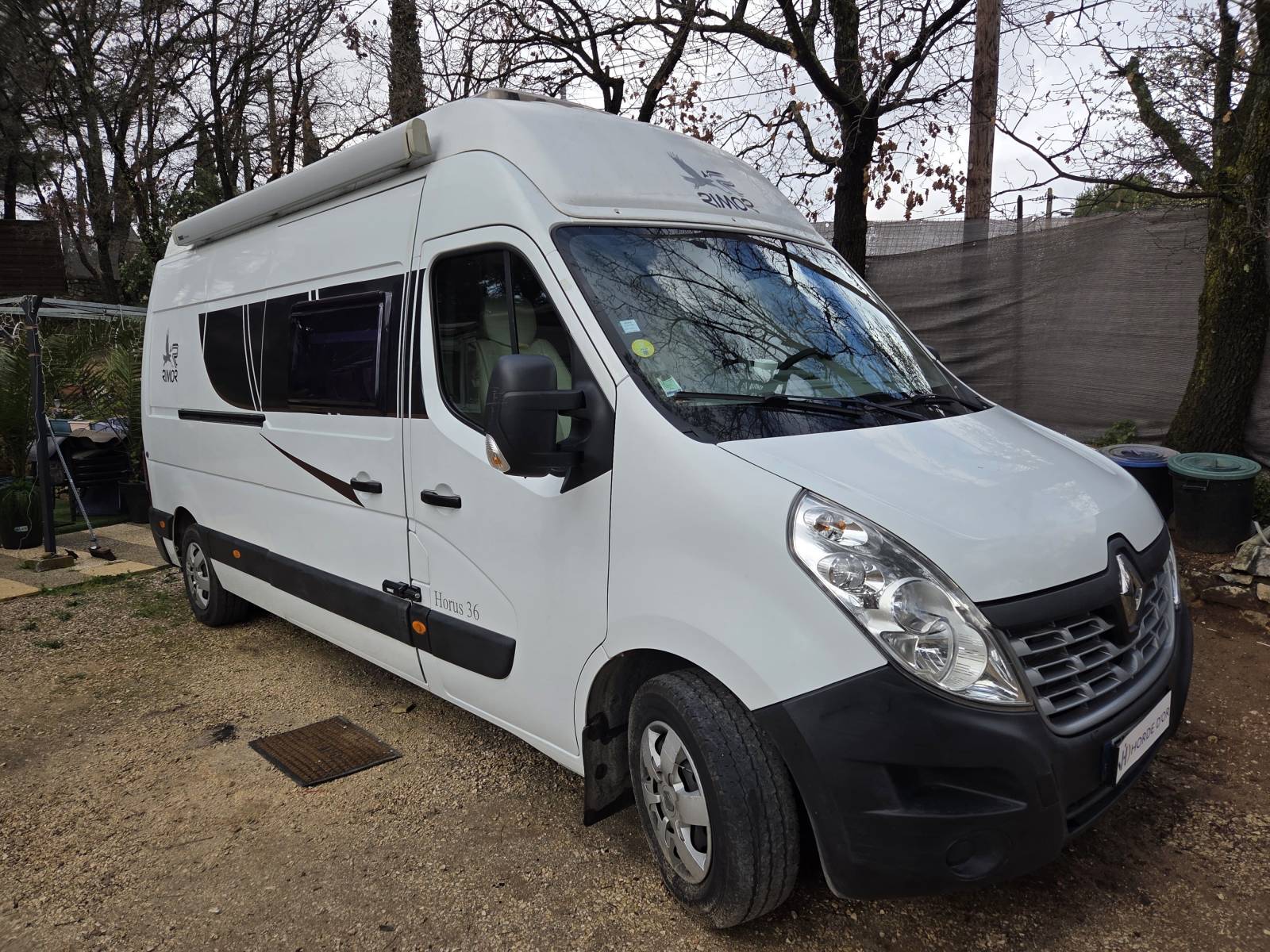 Vente d'un fourgon d'occasion RIMOR HORUS 36- Renault Master 2,3l 130ch- 4 places CG- Chauffage carburant- Lit transversal visible à La Destrousse dans les Bouches-du-Rhône