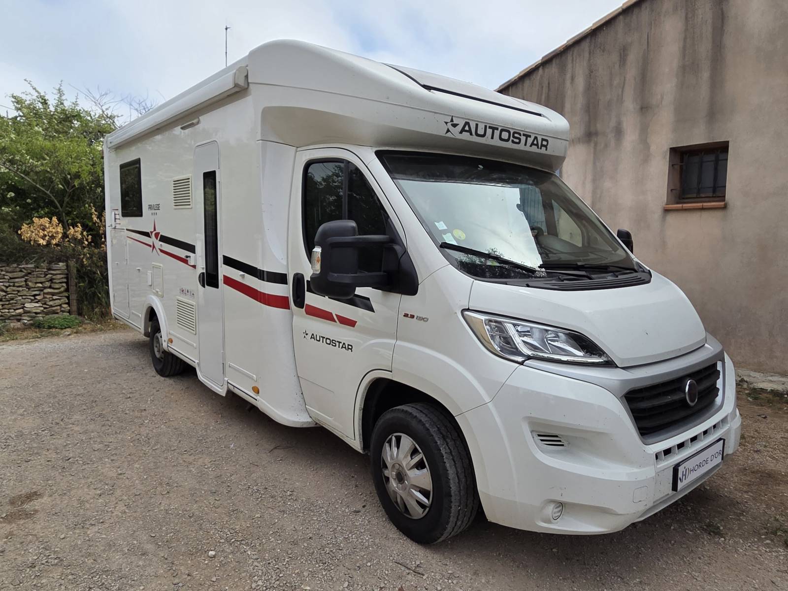 Vente d'un camping car d'occasion AUTOSTAR P 693 LC LIFT PRIVILÈGE- Fiat ducato 2,3l 130ch- 4 places CG- Lit central, et lit pavillon visible à St Maximin la St Baume dans le Var