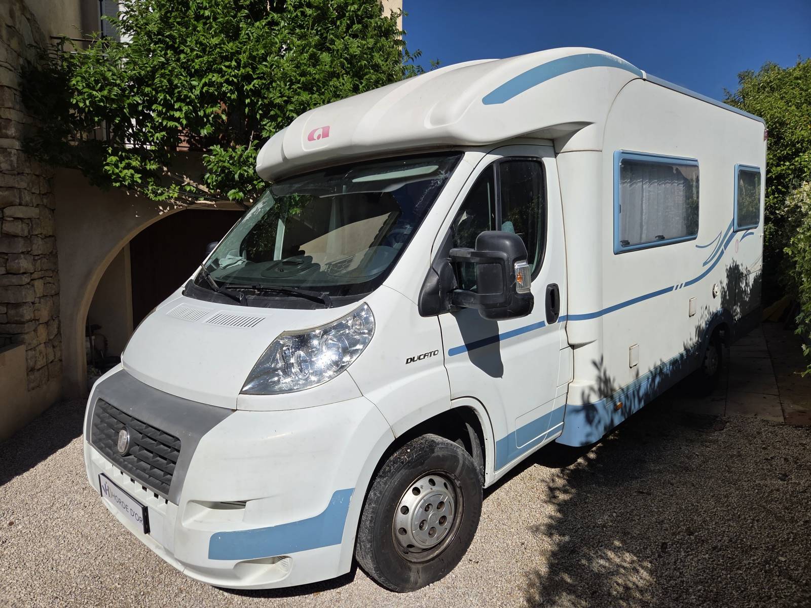 Entreprise spécialisée dans la vente de camping-cars d'occasion à Salon-de-Provence 13300 dans le département des Bouches-du-Rhône