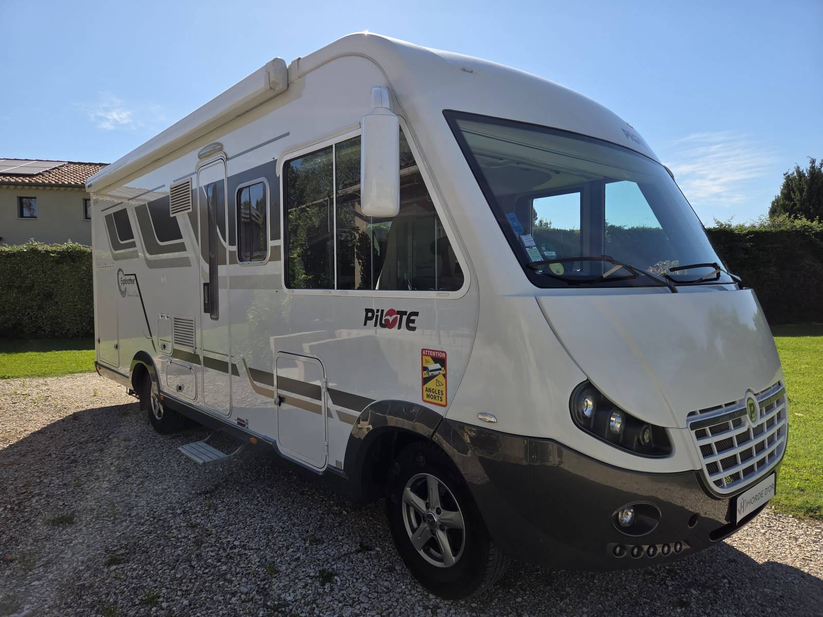 Vente d'un camping car d'occasion  PILOTE G 742 DIAMOND ÉDITION EXPLORATEUR- PL-1ere main- Fiat Ducato 3,0l 177ch-Châssis Al-ko- Chauffage Alde- Lit transversal visible à Eyguières ( PACA)