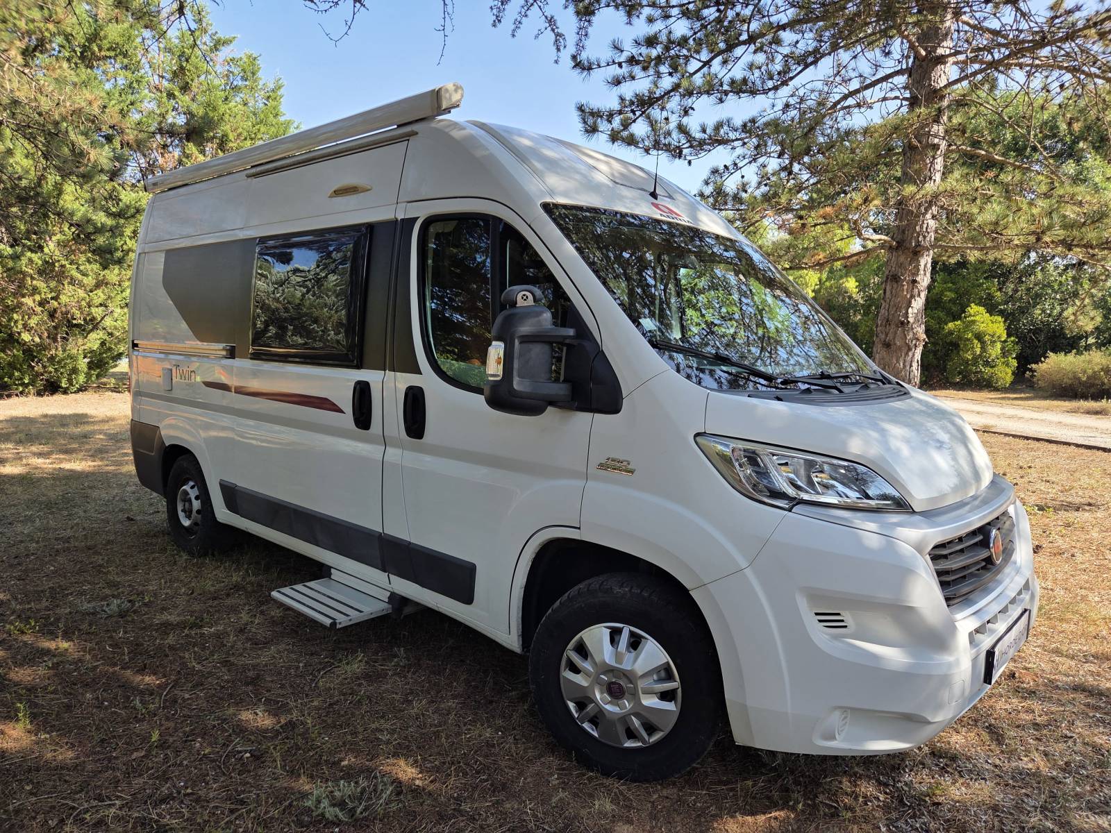 Vente d'un fourgon d'occasion ADRIA TWIN 540 SPT- Fiat Ducato 2,3l 130ch- 4 places CG- Lit transversal visible à Jouques dans les Bouches du Rhône